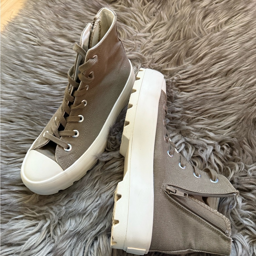 Sincerely Jules Hi-Top Slight Platform Sneakers; Side Zippers; EXC cond; Sz 7.5